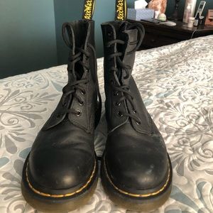 Classic Dr. Marten’s size 8